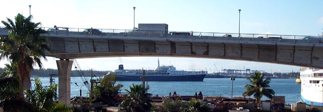 Cruise ship and the 17th Street bridge